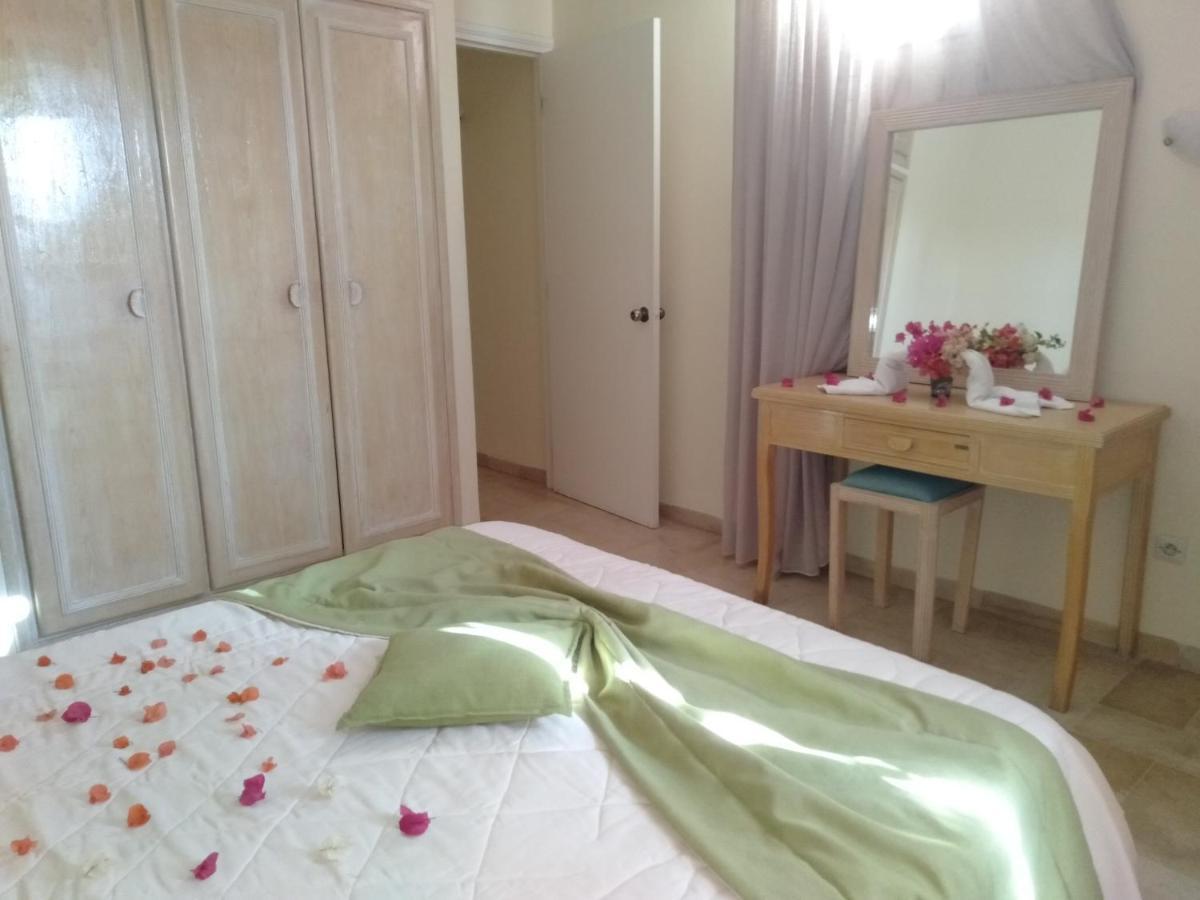 Appart Hotel Rodes Mezraia Zewnętrze zdjęcie