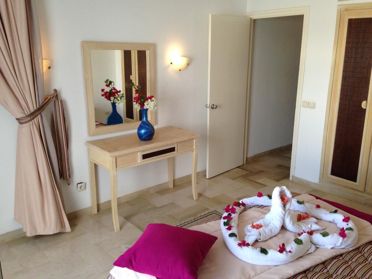 Appart Hotel Rodes Mezraia Zewnętrze zdjęcie